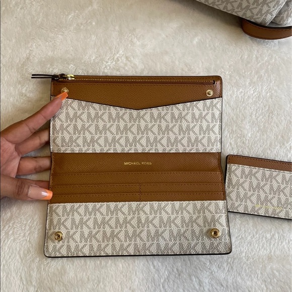 Sold Michael kors Erin backpack vanilla acorn - Picture 6 of 9